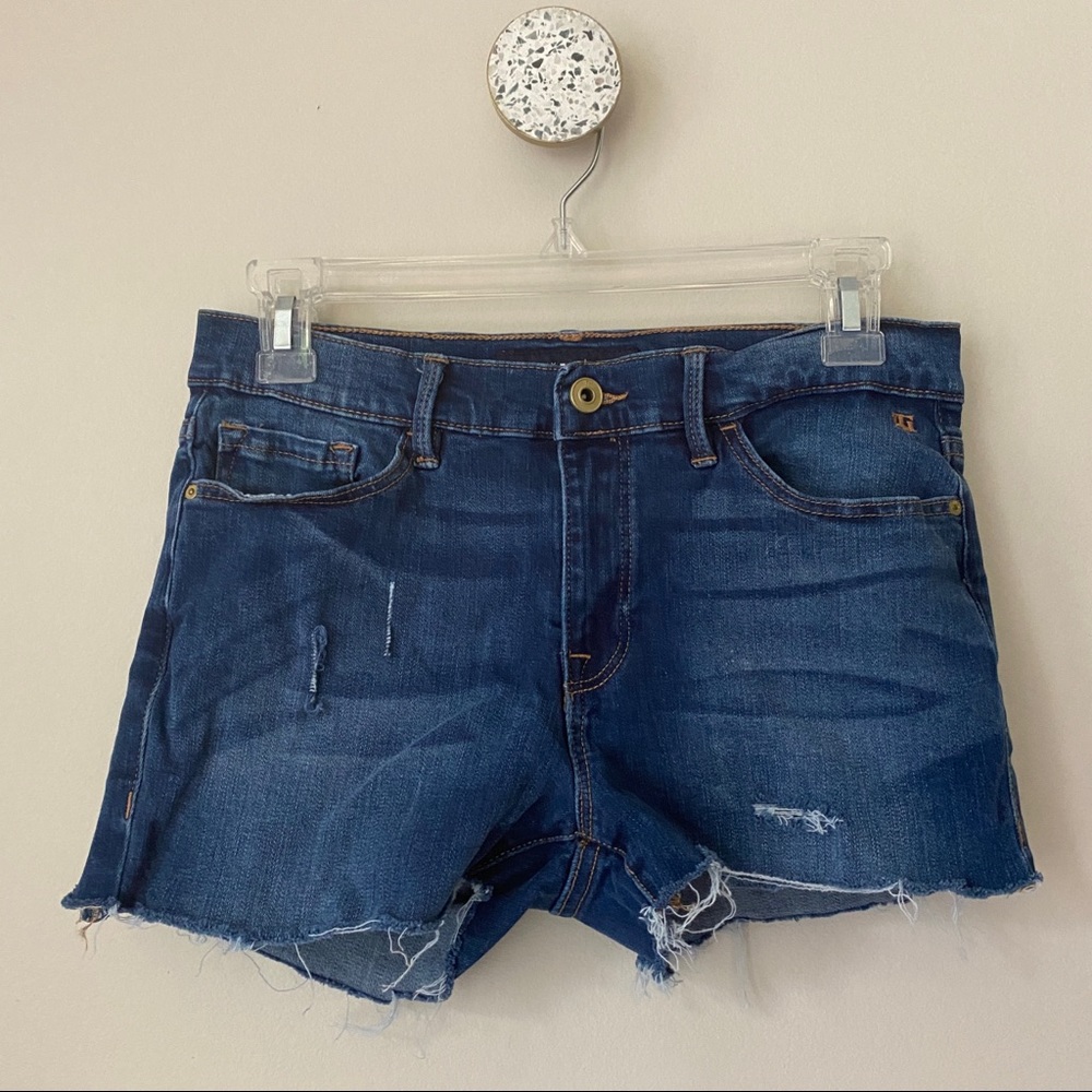 Tommy Hilfiger Low Rise Cutoff Denim Jean Shorts size 6 Distressed Greenwich Fit